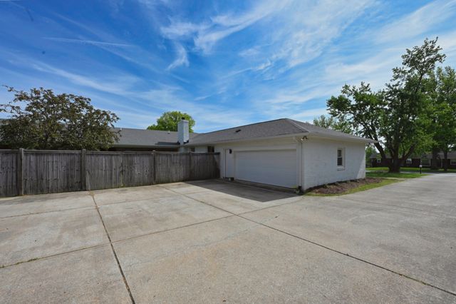 5141 Regent Dr, Nashville, TN 37220