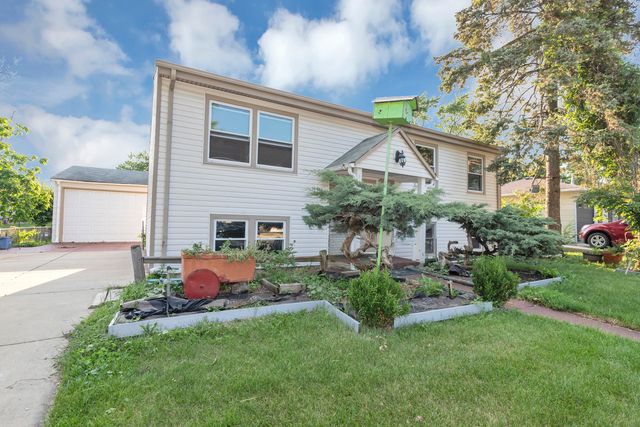 6710 APPLETREE Street, Hanover Park, IL 60133