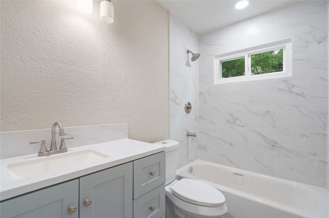 9409 Fairland Drive, Houston, TX 77051