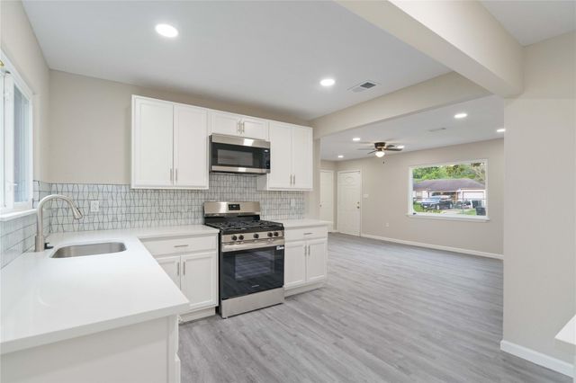 9409 Fairland Drive, Houston, TX 77051