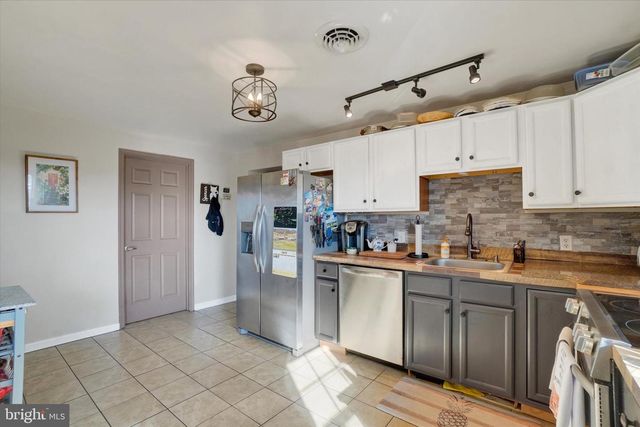 540 GROVE RD, Red Lion, PA 17356