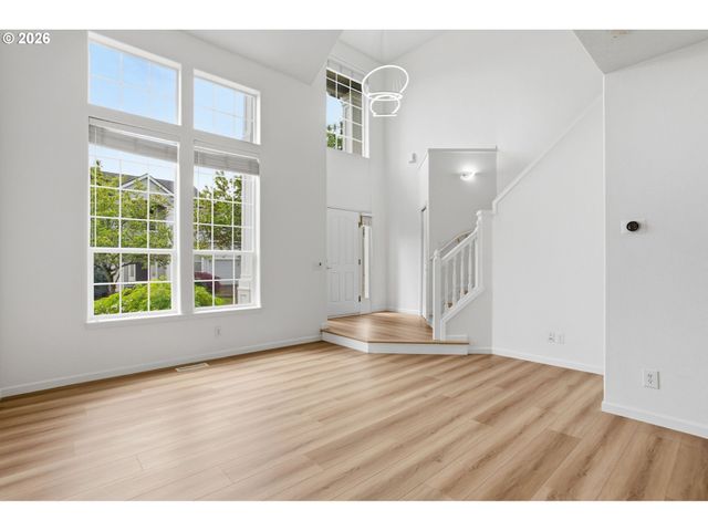 8911 Sw GRAVENSTEIN Ln, Tigard, OR 97224