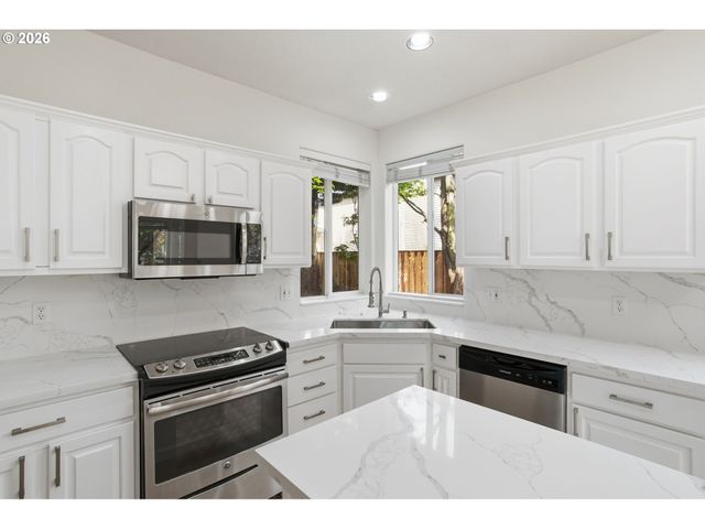 8911 Sw GRAVENSTEIN Ln, Tigard, OR 97224