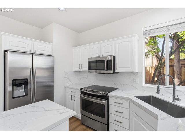 8911 Sw GRAVENSTEIN Ln, Tigard, OR 97224