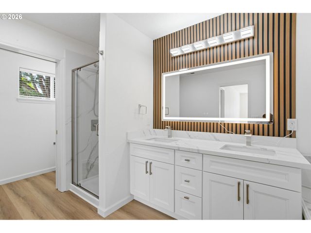 8911 Sw GRAVENSTEIN Ln, Tigard, OR 97224