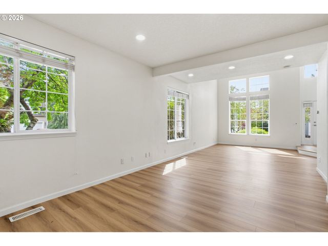 8911 Sw GRAVENSTEIN Ln, Tigard, OR 97224