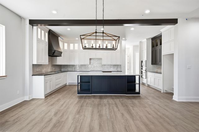 250 Weldon Drive, Woodway, TX 76712