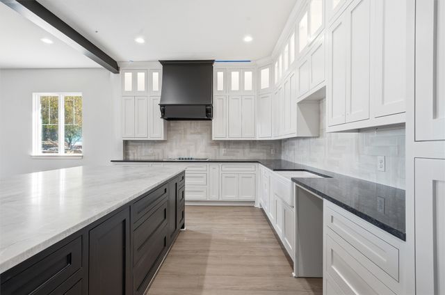 250 Weldon Drive, Woodway, TX 76712