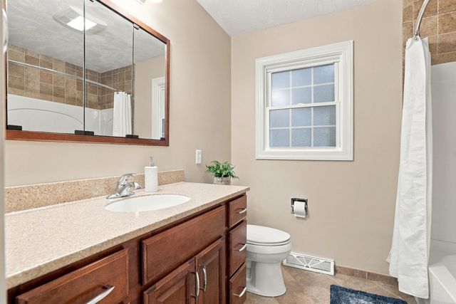4657 N Sturdevant Street, Davenport, IA 52806