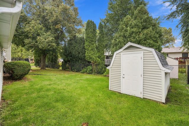 4657 N Sturdevant Street, Davenport, IA 52806