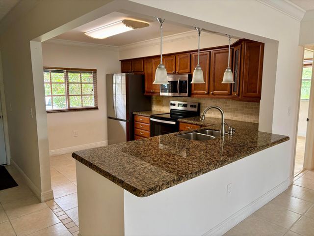 4040 Crystal Lake Drive 101, Pompano Beach, FL 33064