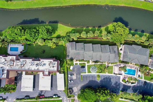 4040 Crystal Lake Drive 101, Pompano Beach, FL 33064