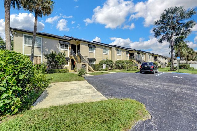 4040 Crystal Lake Drive 101, Pompano Beach, FL 33064