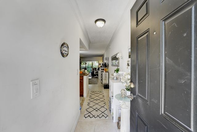 4040 Crystal Lake Drive 101, Pompano Beach, FL 33064