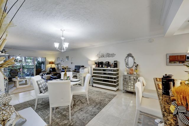 4040 Crystal Lake Drive 101, Pompano Beach, FL 33064
