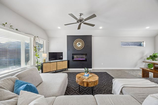 491 Crystal Clear Lane, Princeton, TX 75407