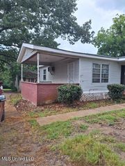 165 Plummer Circle, Jackson, MS 39212