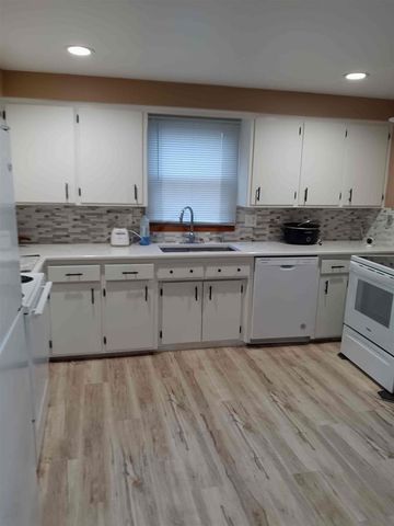 328 N ROGER STREET, Kimberly, WI 54136