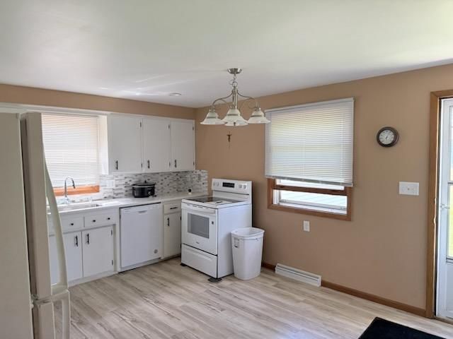 328 N ROGER STREET, Kimberly, WI 54136