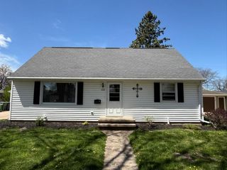 328 N ROGER STREET, Kimberly, WI 54136