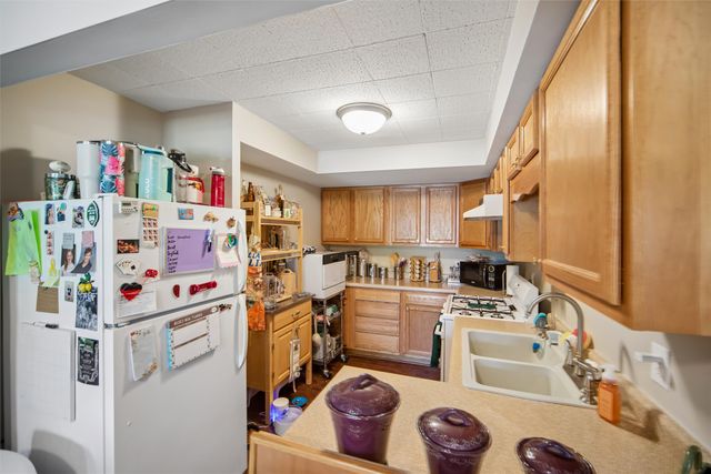 320 E Hughes Avenue, Des Moines, IA 50315