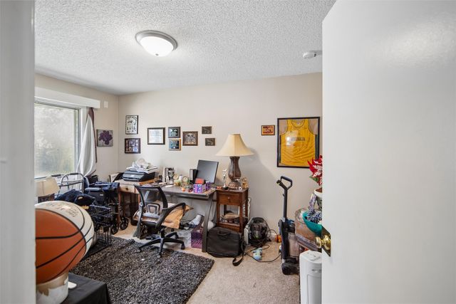 320 E Hughes Avenue, Des Moines, IA 50315