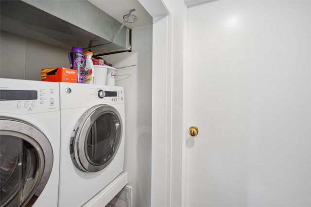 320 E Hughes Avenue, Des Moines, IA 50315