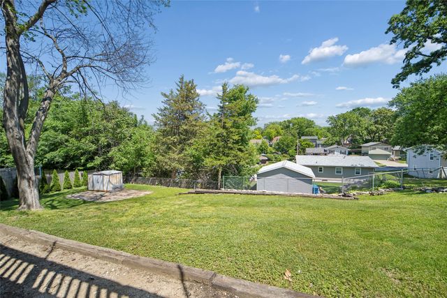 320 E Hughes Avenue, Des Moines, IA 50315