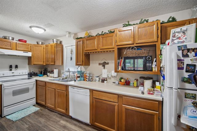 320 E Hughes Avenue, Des Moines, IA 50315