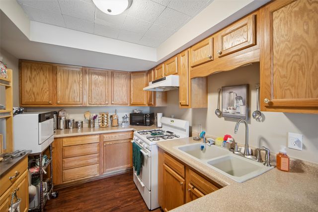 320 E Hughes Avenue, Des Moines, IA 50315