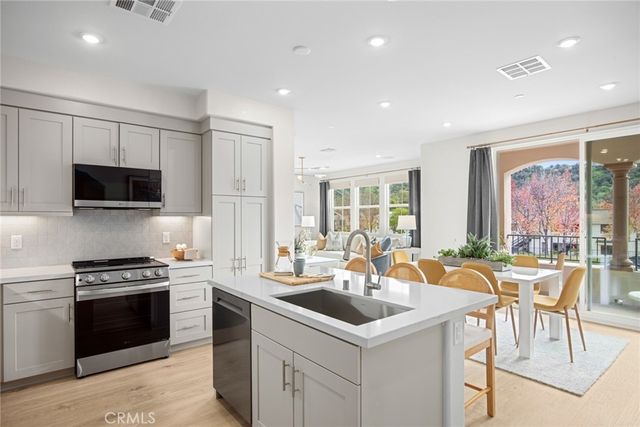 723 E Route 66, Glendora, CA 91740