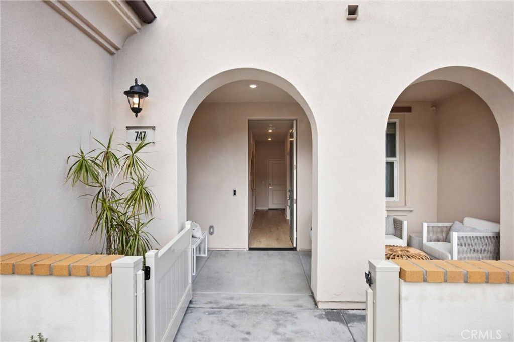 723 E Route 66, Glendora, CA 91740