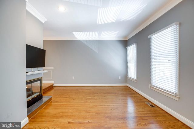 2914 OAKTON CREST PL, Vienna, VA 22181
