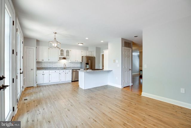 2914 OAKTON CREST PL, Vienna, VA 22181