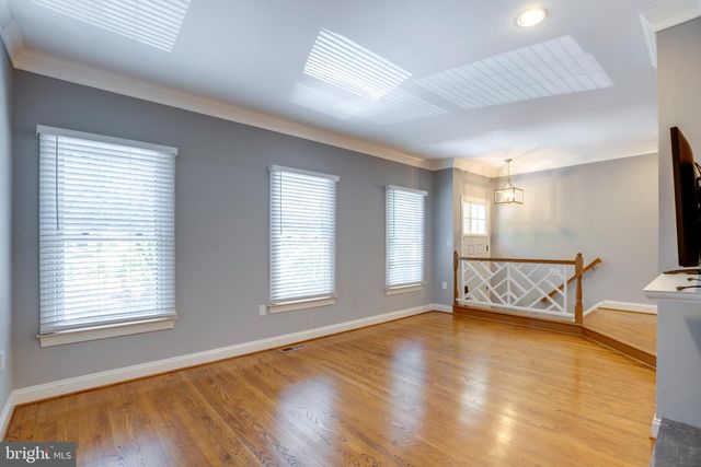 2914 OAKTON CREST PL, Vienna, VA 22181