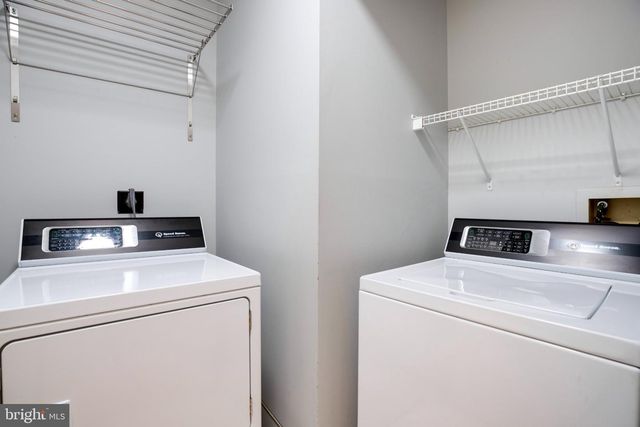 2914 OAKTON CREST PL, Vienna, VA 22181