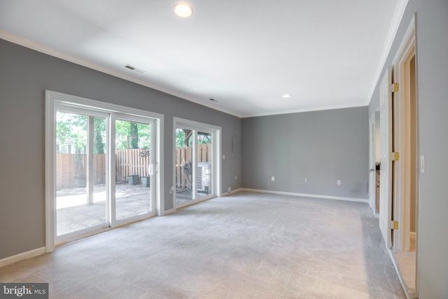 2914 OAKTON CREST PL, Vienna, VA 22181