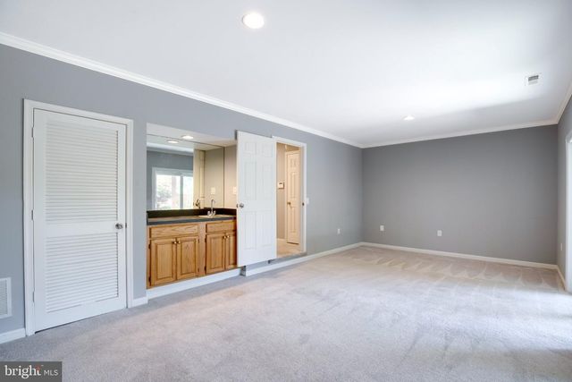 2914 OAKTON CREST PL, Vienna, VA 22181