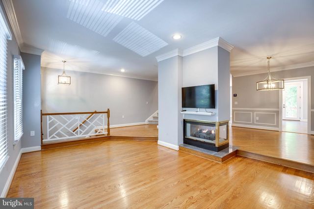 2914 OAKTON CREST PL, Vienna, VA 22181