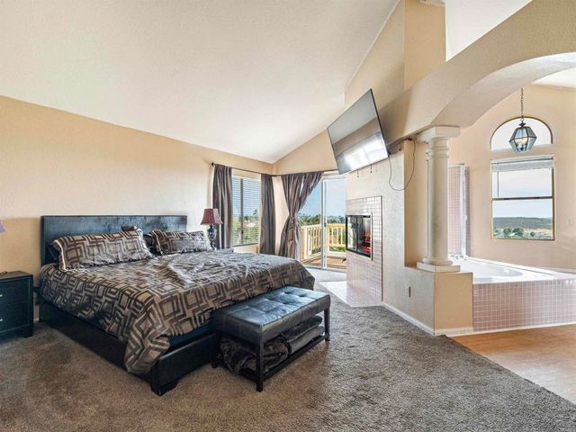 5048 Viewridge Way, Oceanside, CA 92056