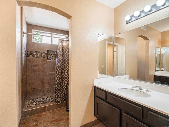 5048 Viewridge Way, Oceanside, CA 92056