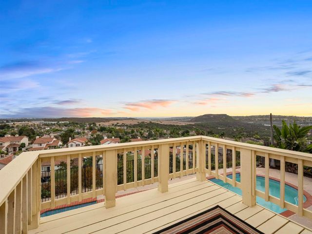 5048 Viewridge Way, Oceanside, CA 92056