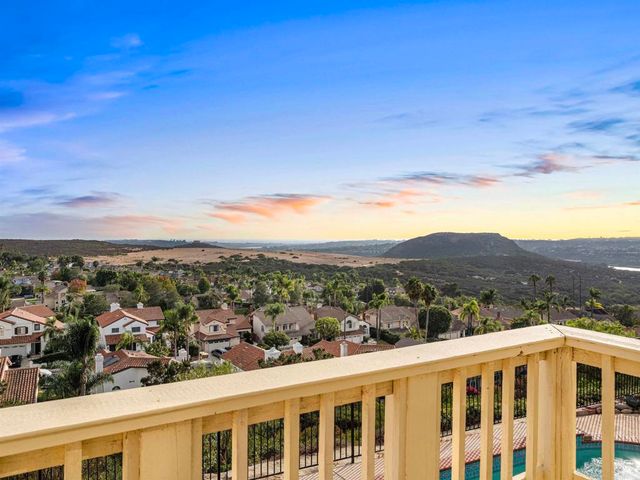 5048 Viewridge Way, Oceanside, CA 92056