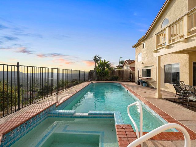 5048 Viewridge Way, Oceanside, CA 92056