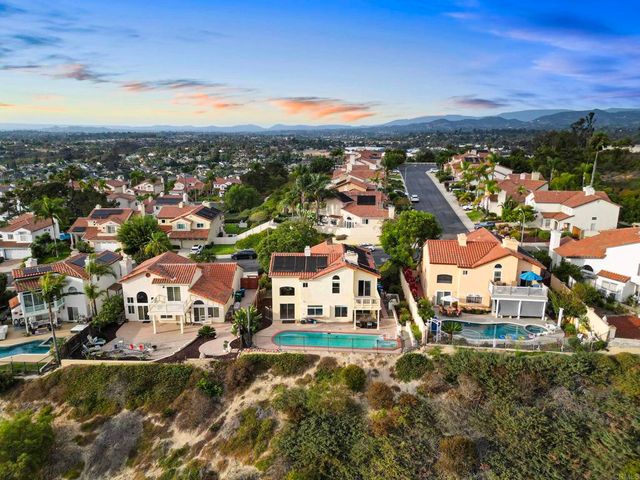 5048 Viewridge Way, Oceanside, CA 92056