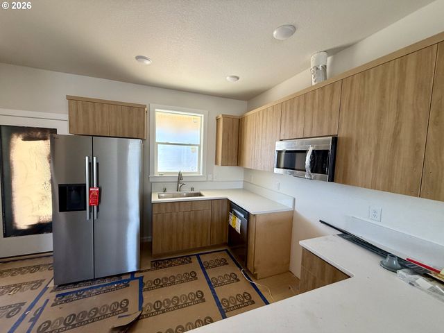 9916 Ne 28TH Pl, Vancouver, WA 98686