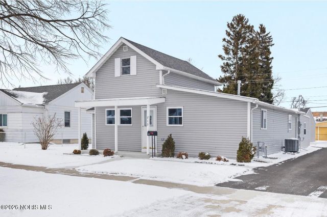 213 E Indiana Avenue, Maumee, OH 43537