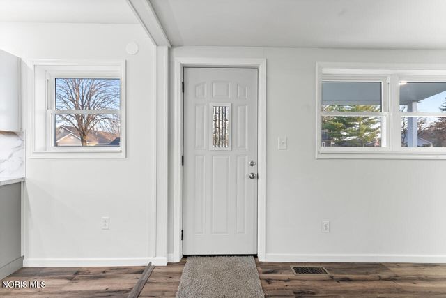 213 E Indiana Avenue, Maumee, OH 43537