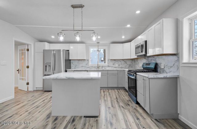 213 E Indiana Avenue, Maumee, OH 43537