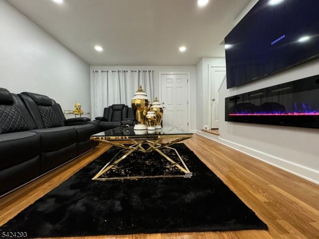 130 Glenbrook Pkwy, Englewood City, NJ 07631